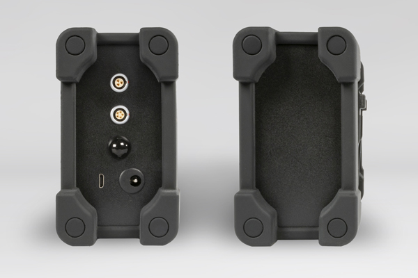 Unidad electrónica QB7 - Laterales y detalle de conectores